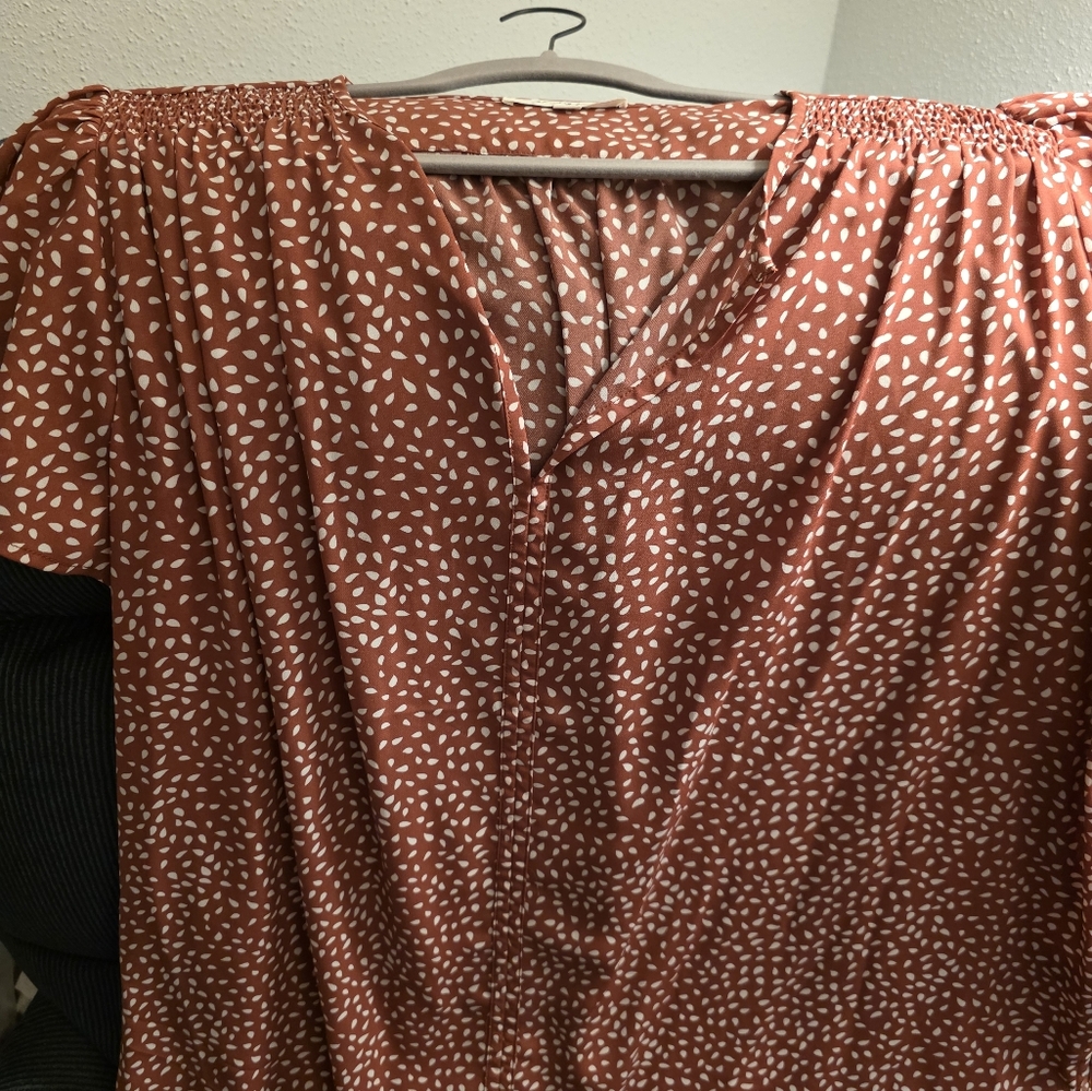 Women's Rust Patterned Top